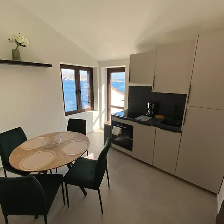 Kricin One Apartman *